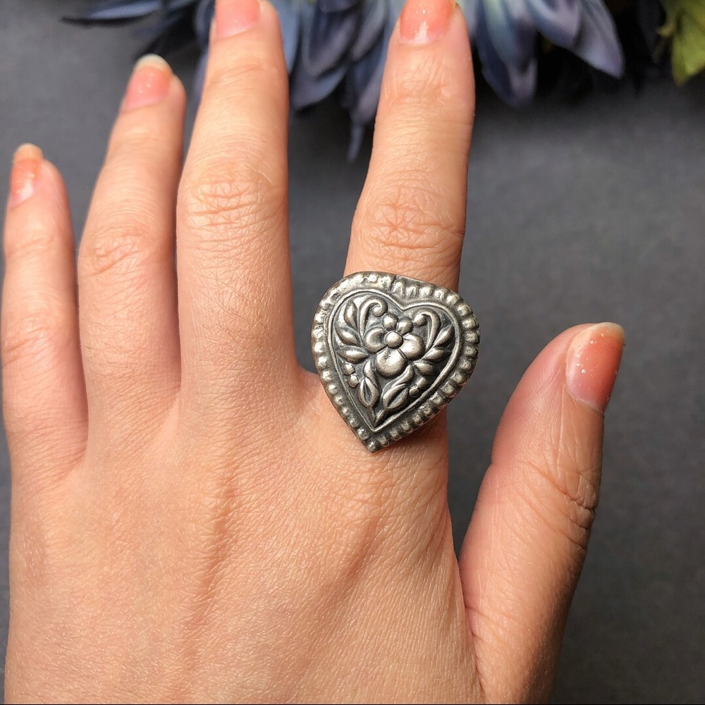 Clearancesterling Silver Heart Shape Ring - image 3